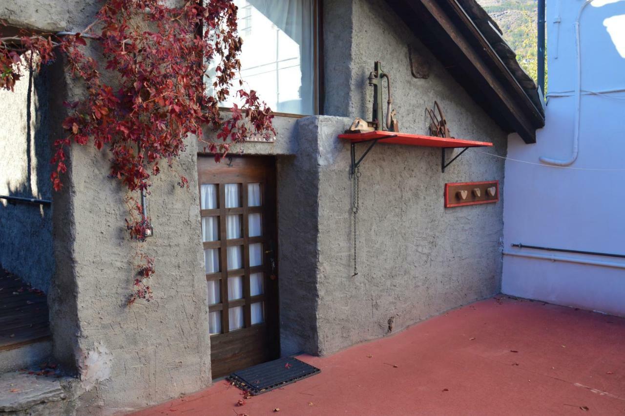 Cascina Des Religieuses Apartment Aosta Luaran gambar